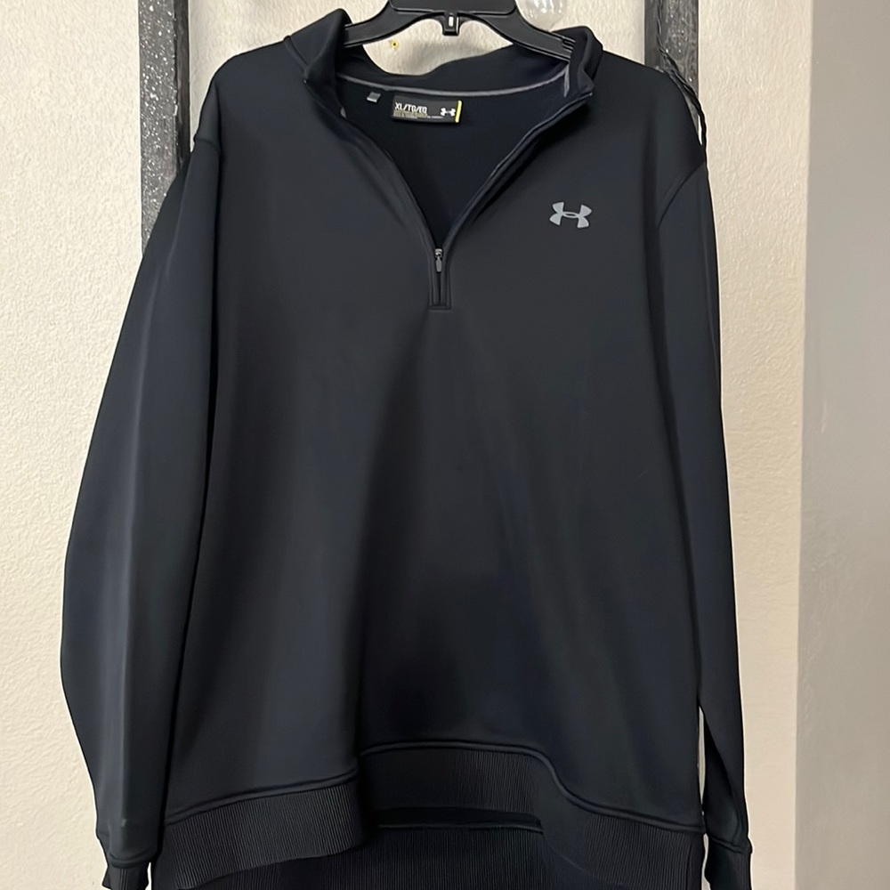 Under Armour 1/2 zip shirt